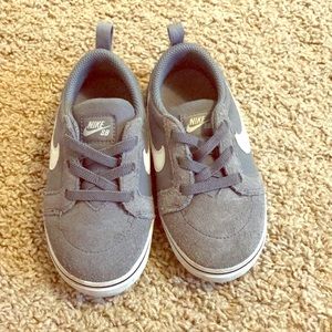 Boys Nike Brand Tennis Shoes size 8